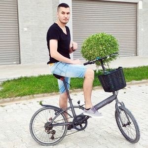 Meet your Posher, Aymen